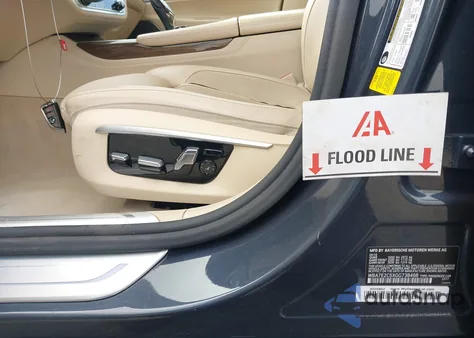 2016 BMW 740I z USA, uszkodzony, nr VIN WBA7E2C5XGG738468